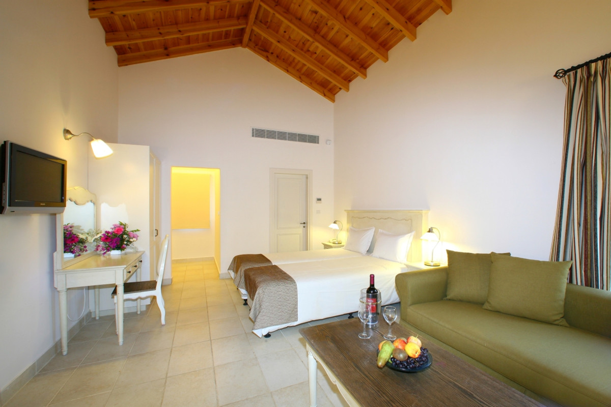 Aliathon Resort
