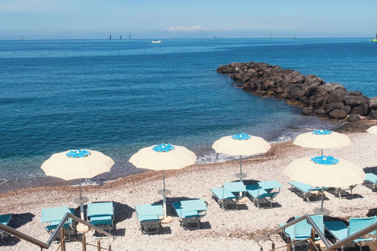 Alimuri Bay Resort