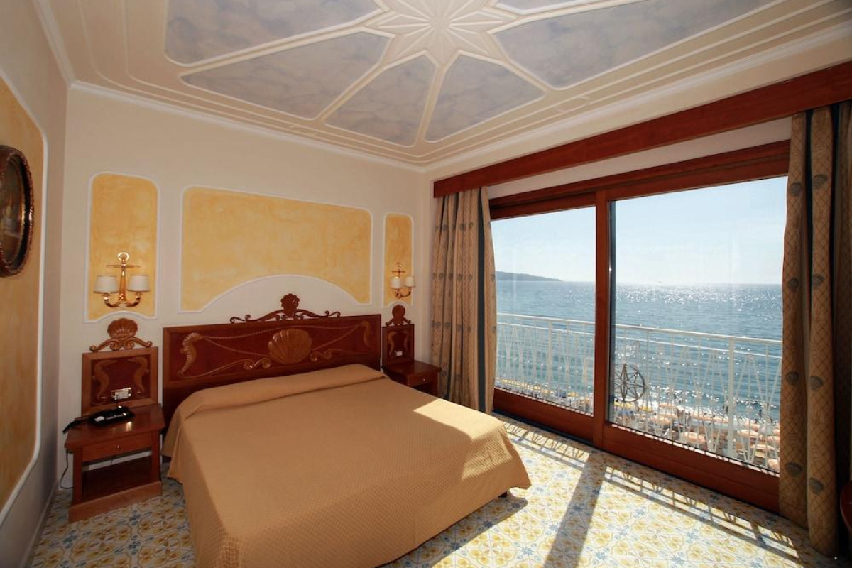 Alimuri Bay Resort