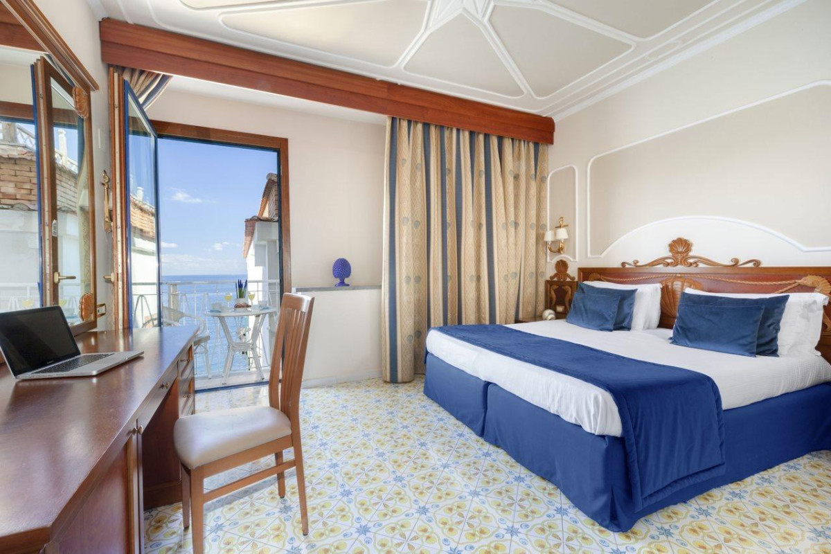 Alimuri Bay Resort