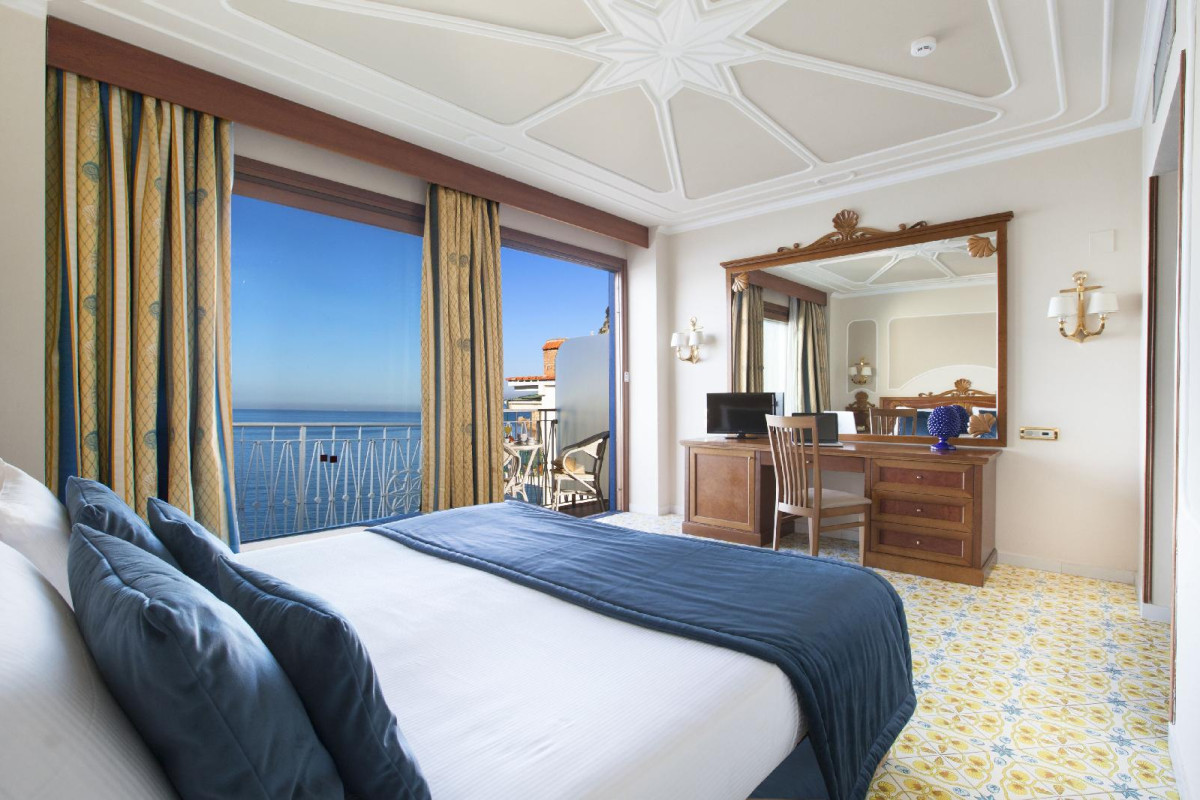 Alimuri Bay Resort