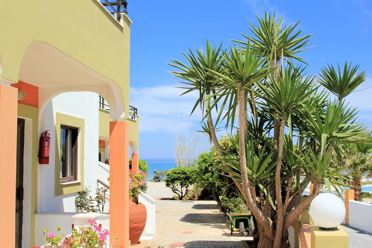 ALKIONIS BEACH HOTEL APARTMENTS