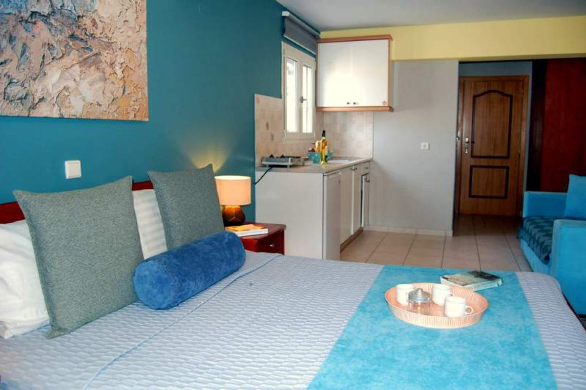 Alkyoni Apartments and Studios