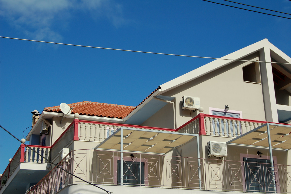 Alkyoni Apartments and Studios