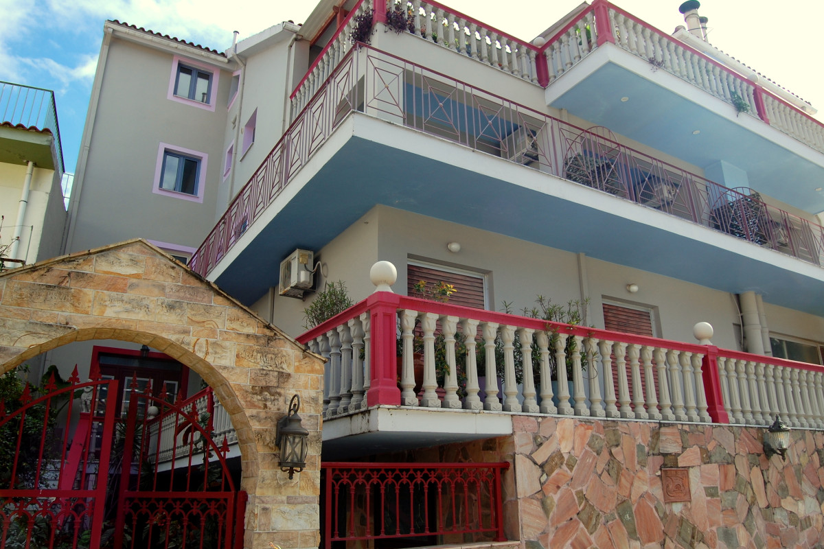 Alkyoni Apartments and Studios