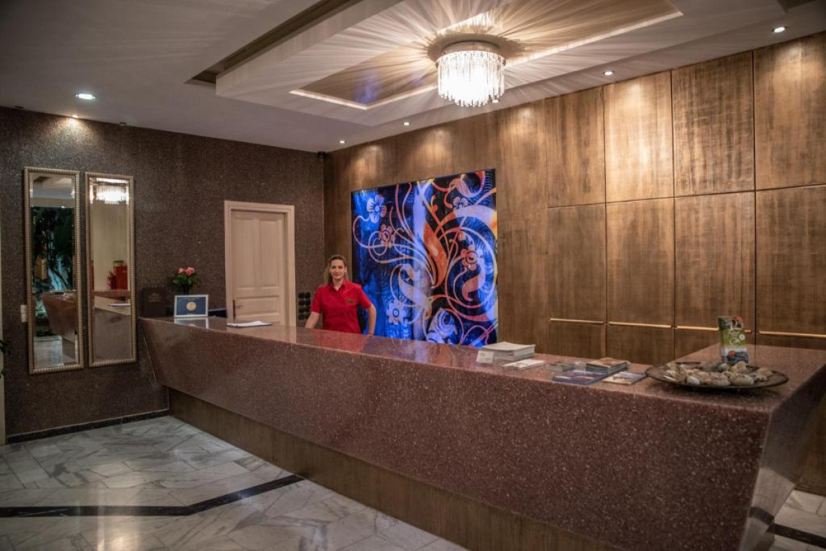 Alma Hotel