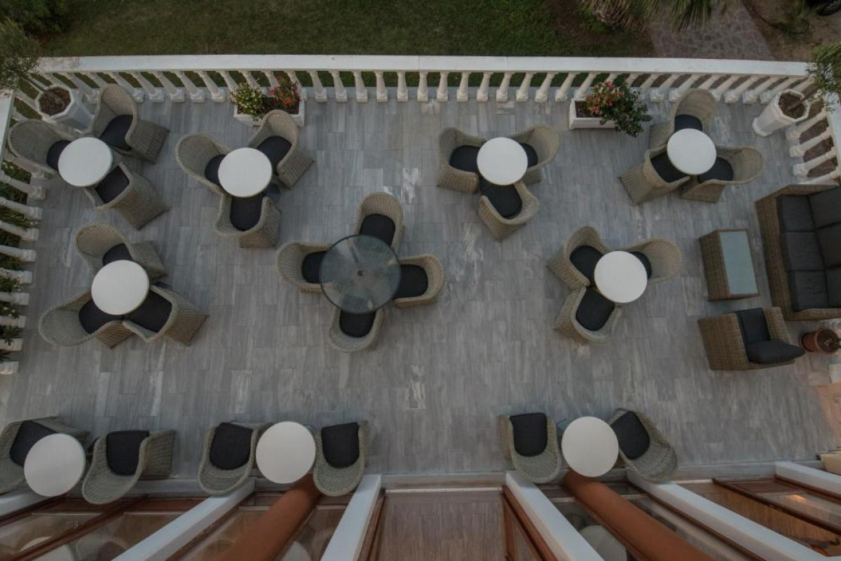 Alma Hotel
