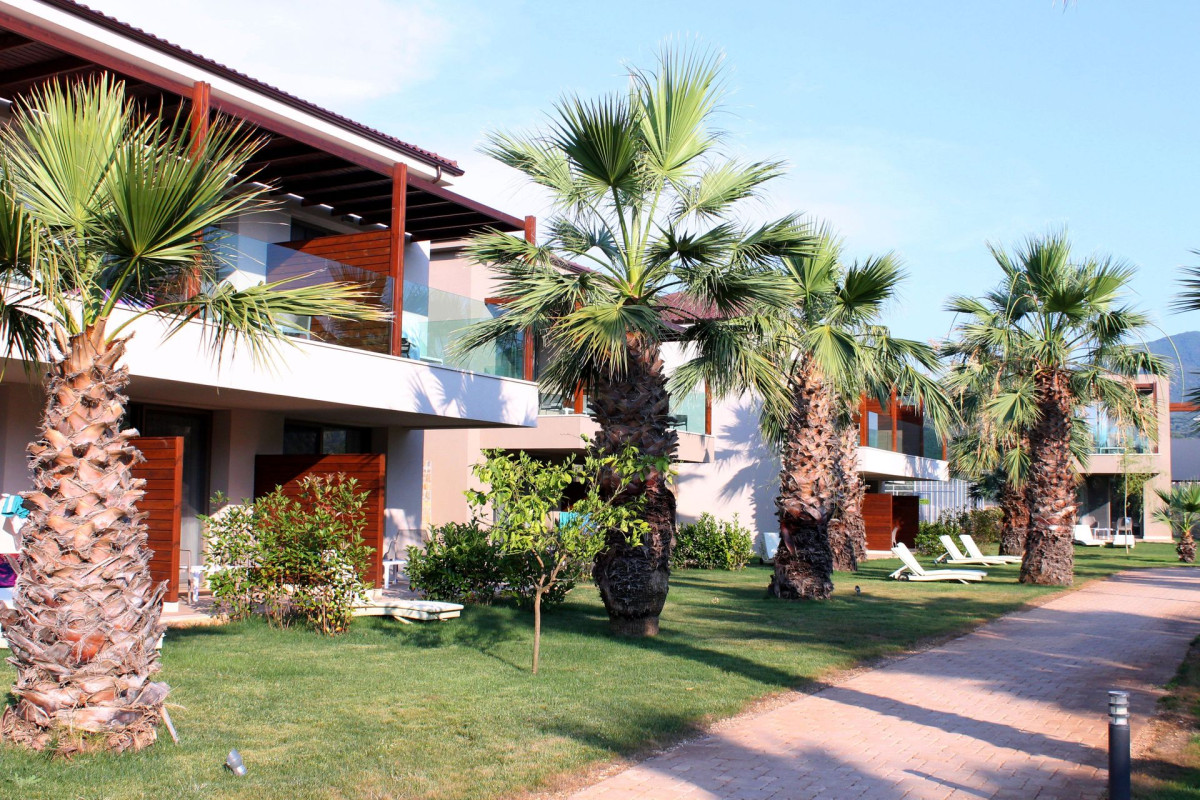 Almyros Beach Resort & Spa