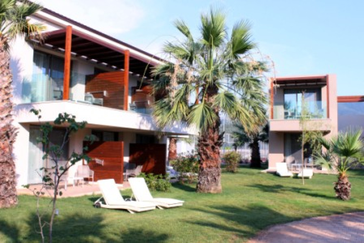 Almyros Beach Resort & Spa