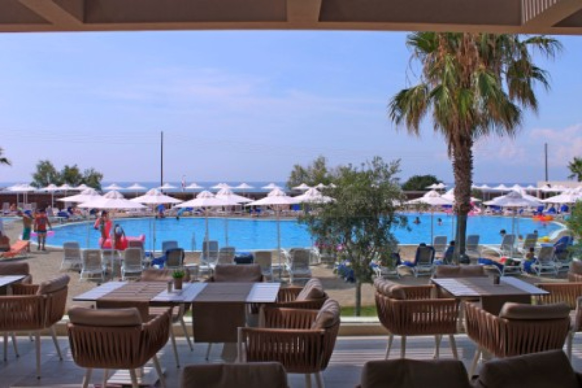 Almyros Beach Resort & Spa