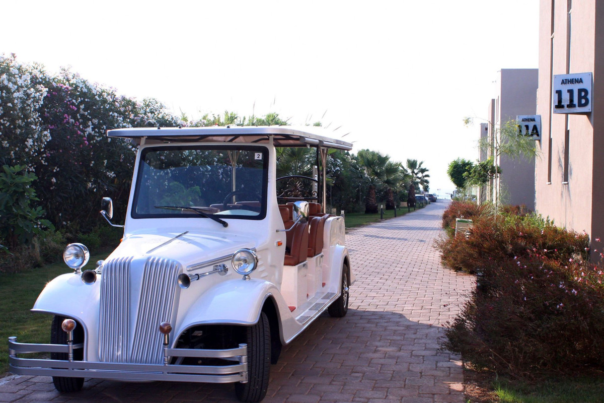 Almyros Beach Resort & Spa