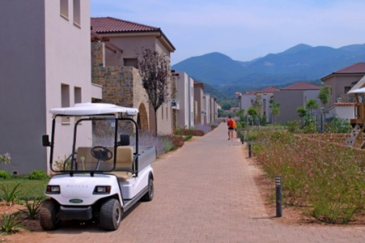 Almyros Beach Resort & Spa