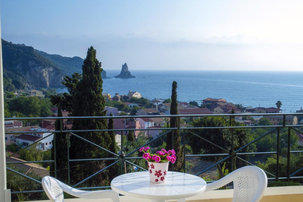 Alonakia Hotel