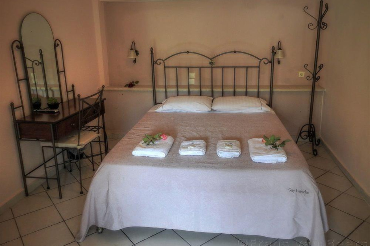 Alonakia Hotel