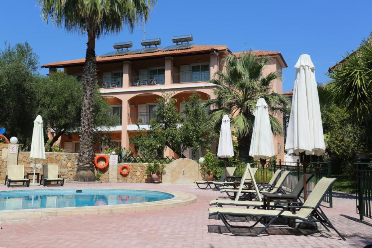 Aloni Hotel Studios