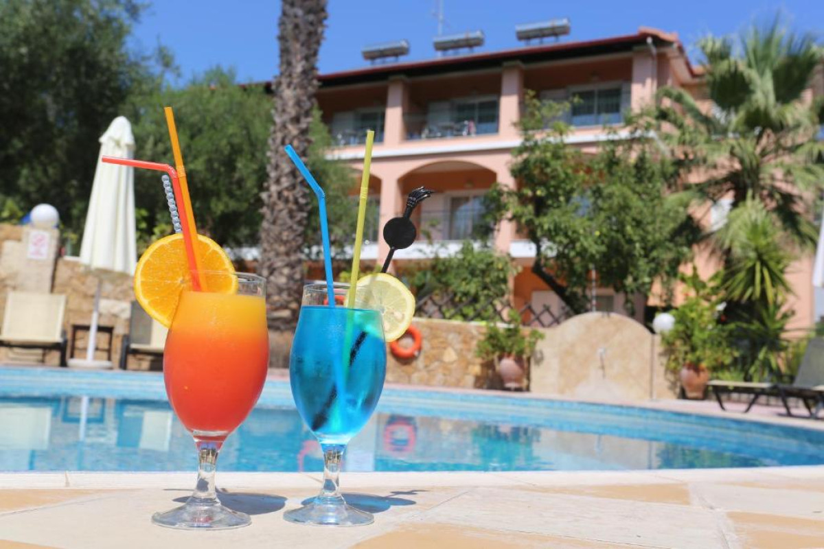 Aloni Hotel Studios