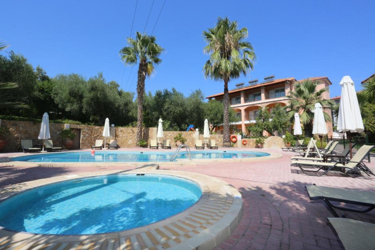 Aloni Hotel Studios