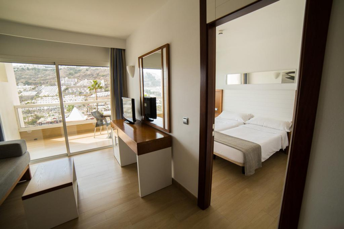 Altair Apartments