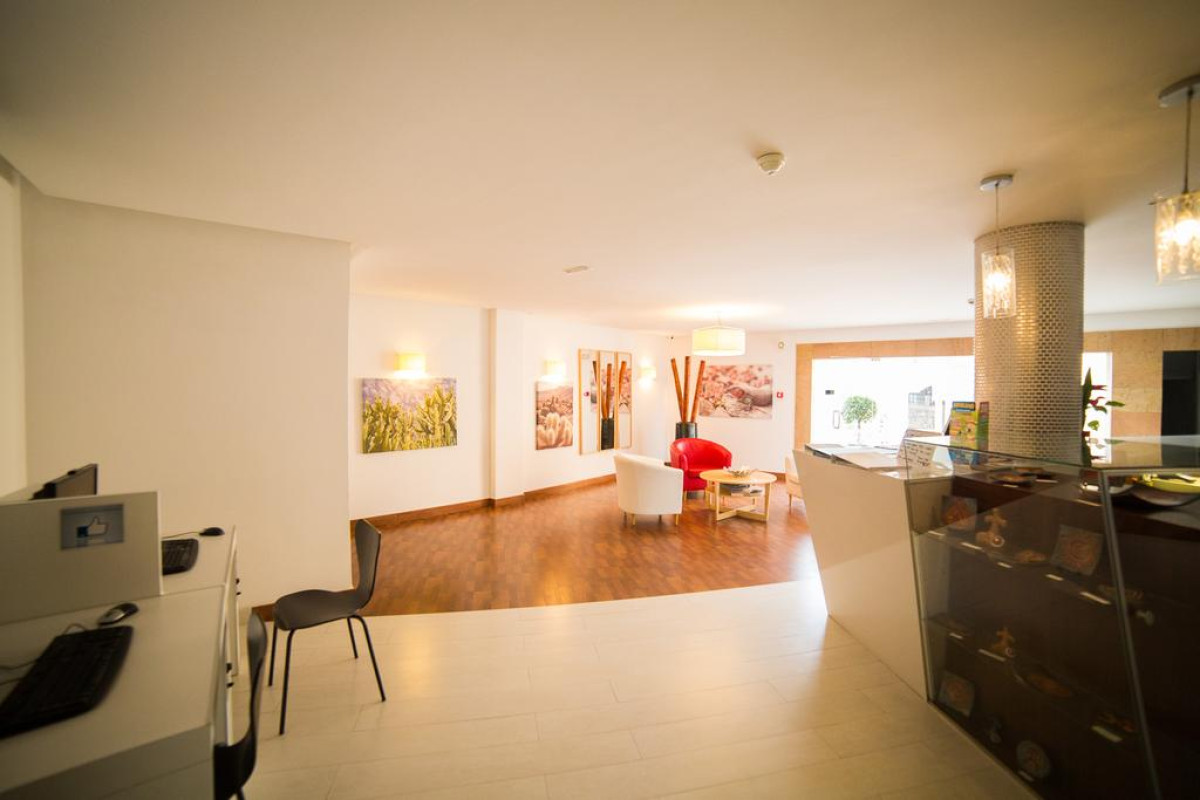 Altair Apartments