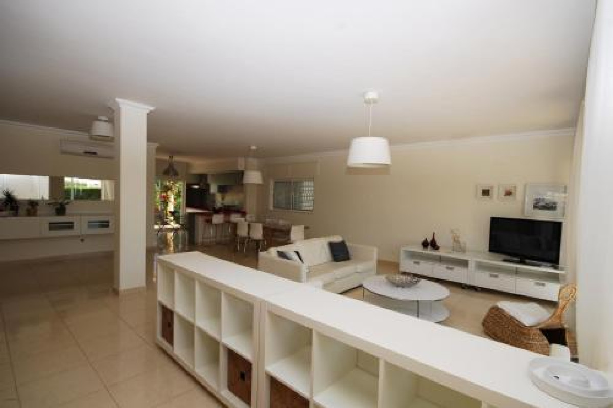 Altura Villa