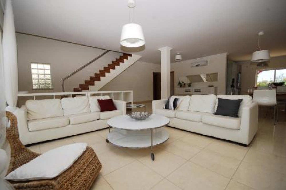 Altura Villa