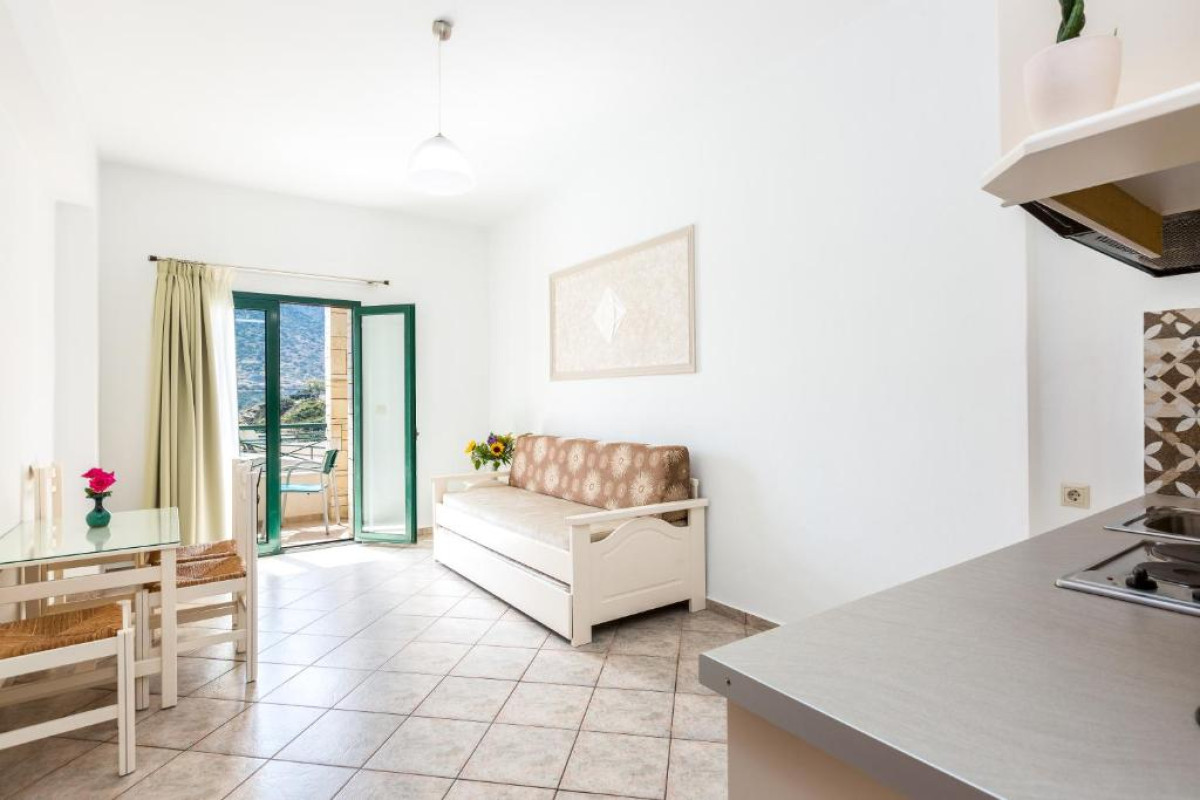 Amalia Apartments and Studios