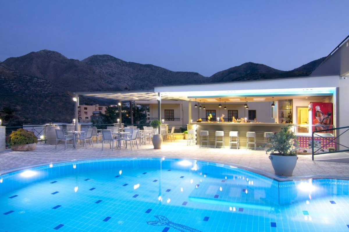 Amalia Apartments and Studios