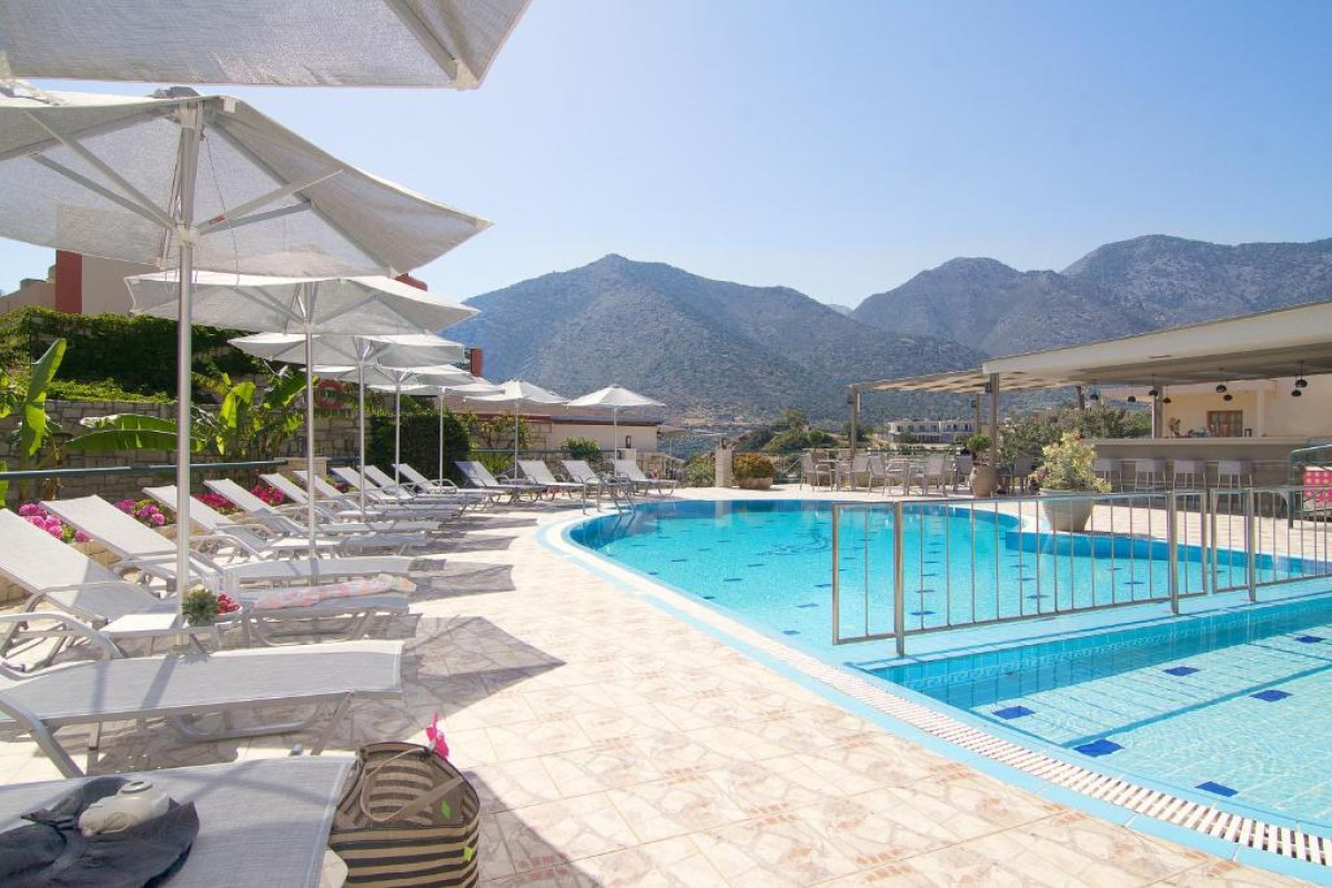 Amalia Apartments and Studios