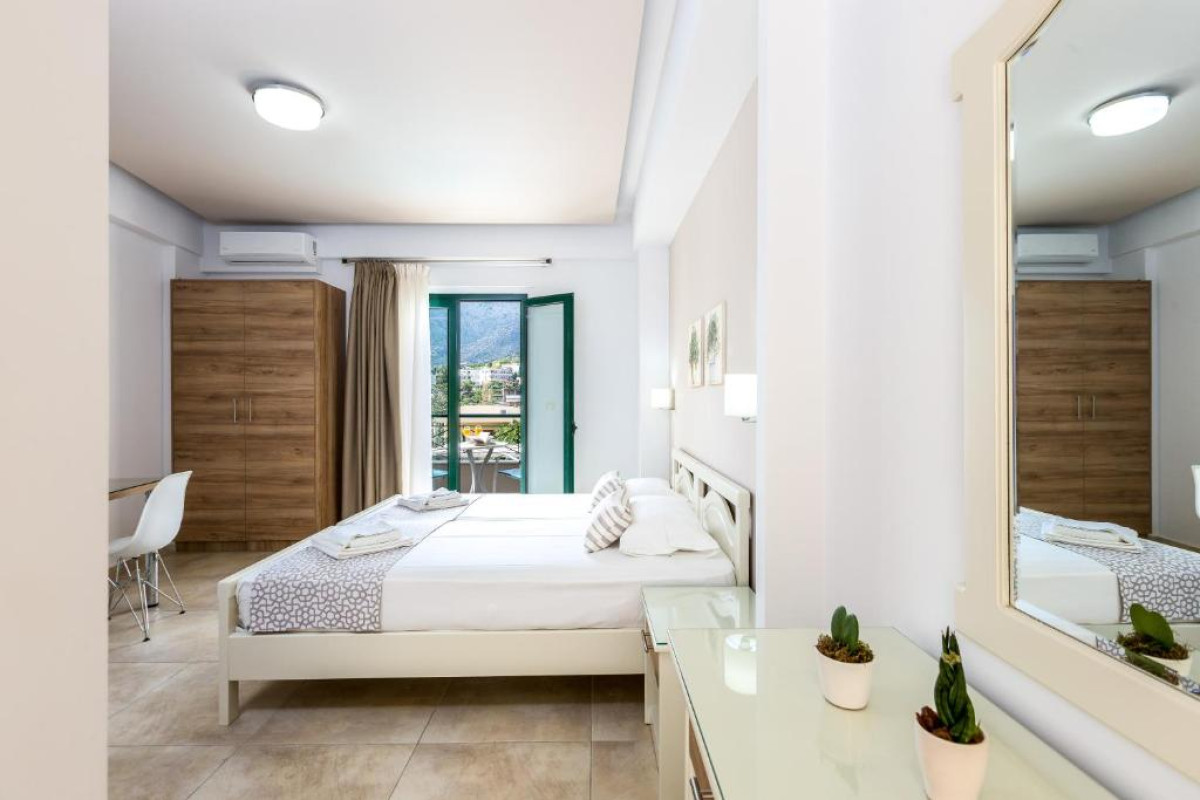 Amalia Apartments and Studios