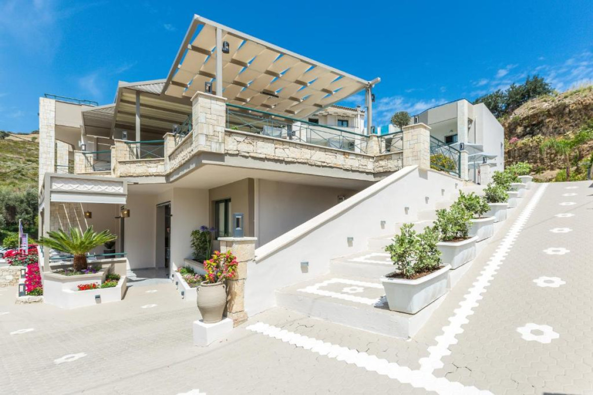 Amalia Apartments and Studios