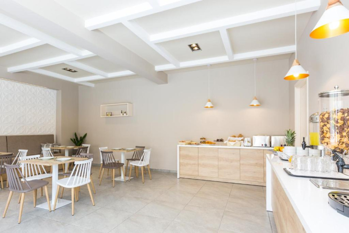 Amalia Apartments and Studios
