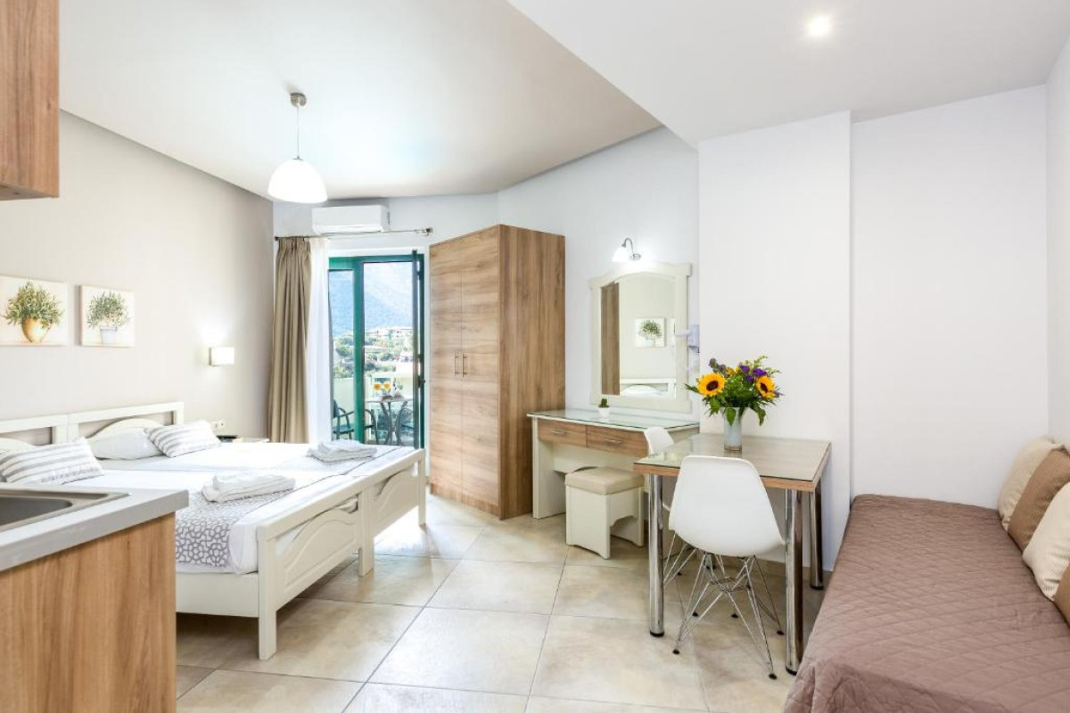 Amalia Apartments and Studios