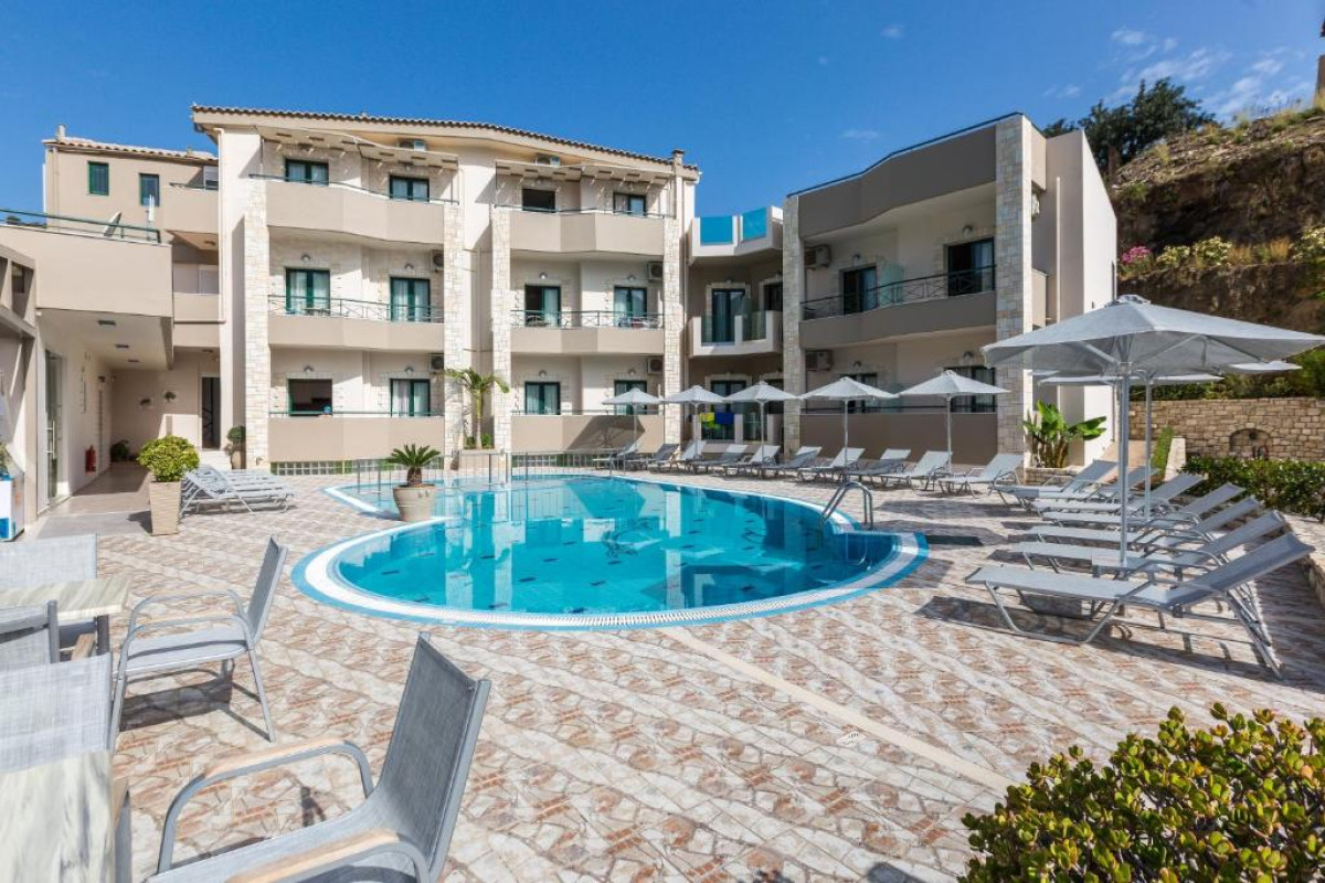 Amalia Apartments and Studios