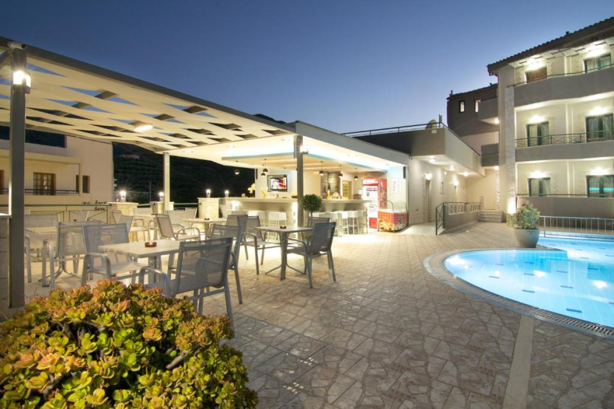 Amalia Apartments and Studios