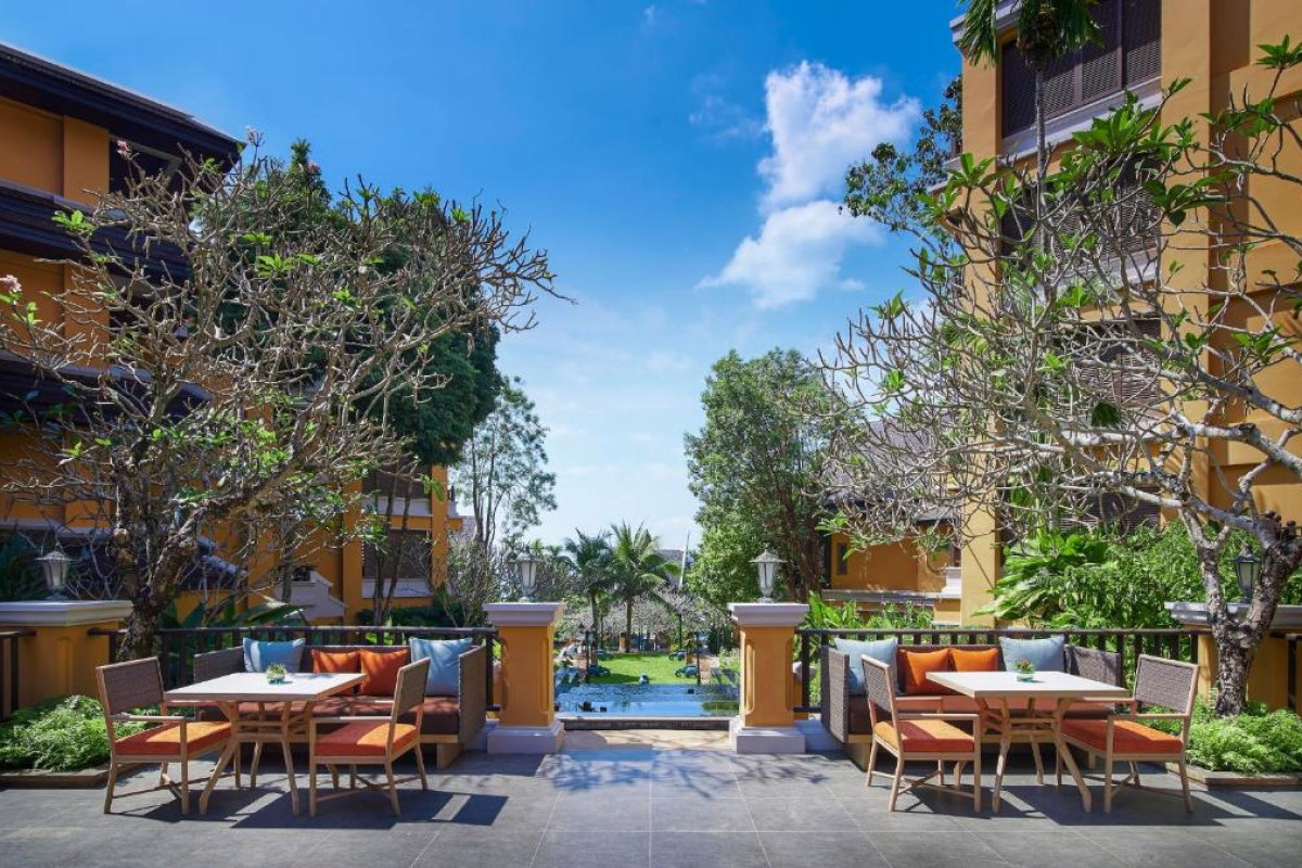 Amari Vogue Resort