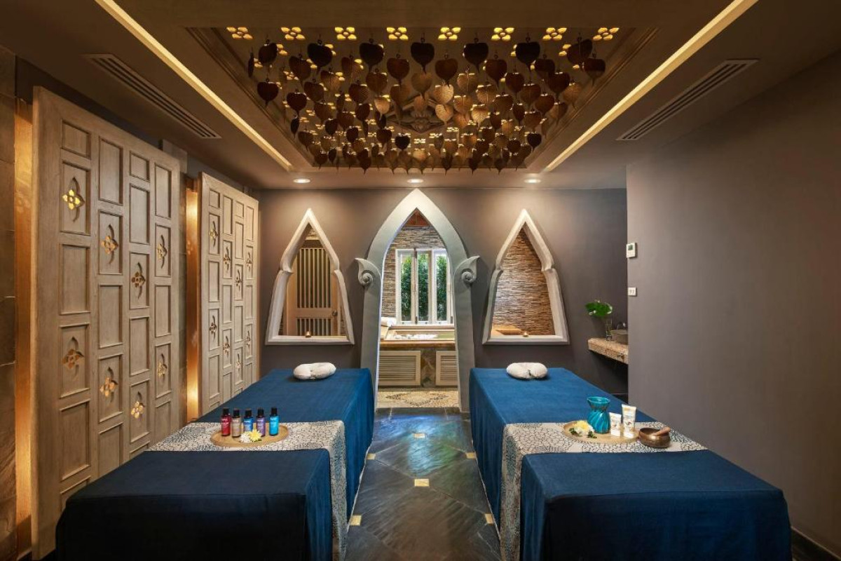 Amari Vogue Resort