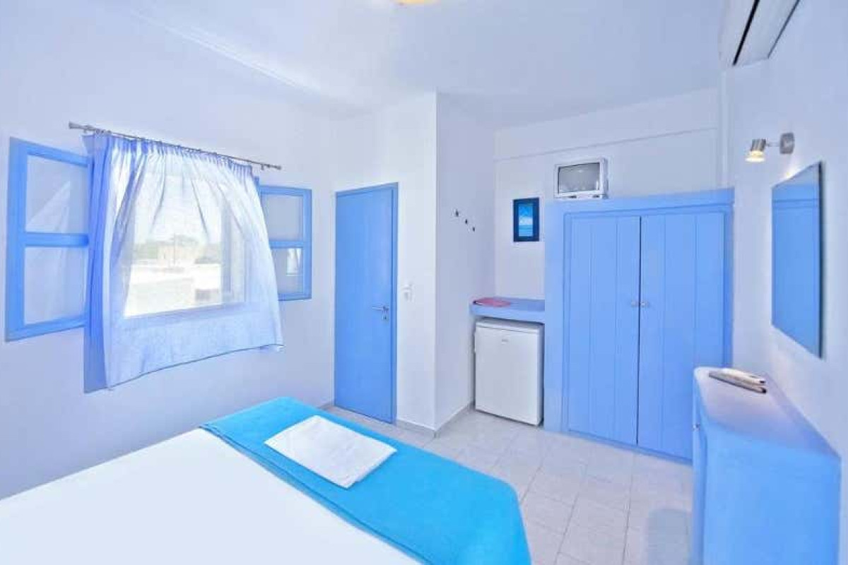 Amelie Santorini Hotel