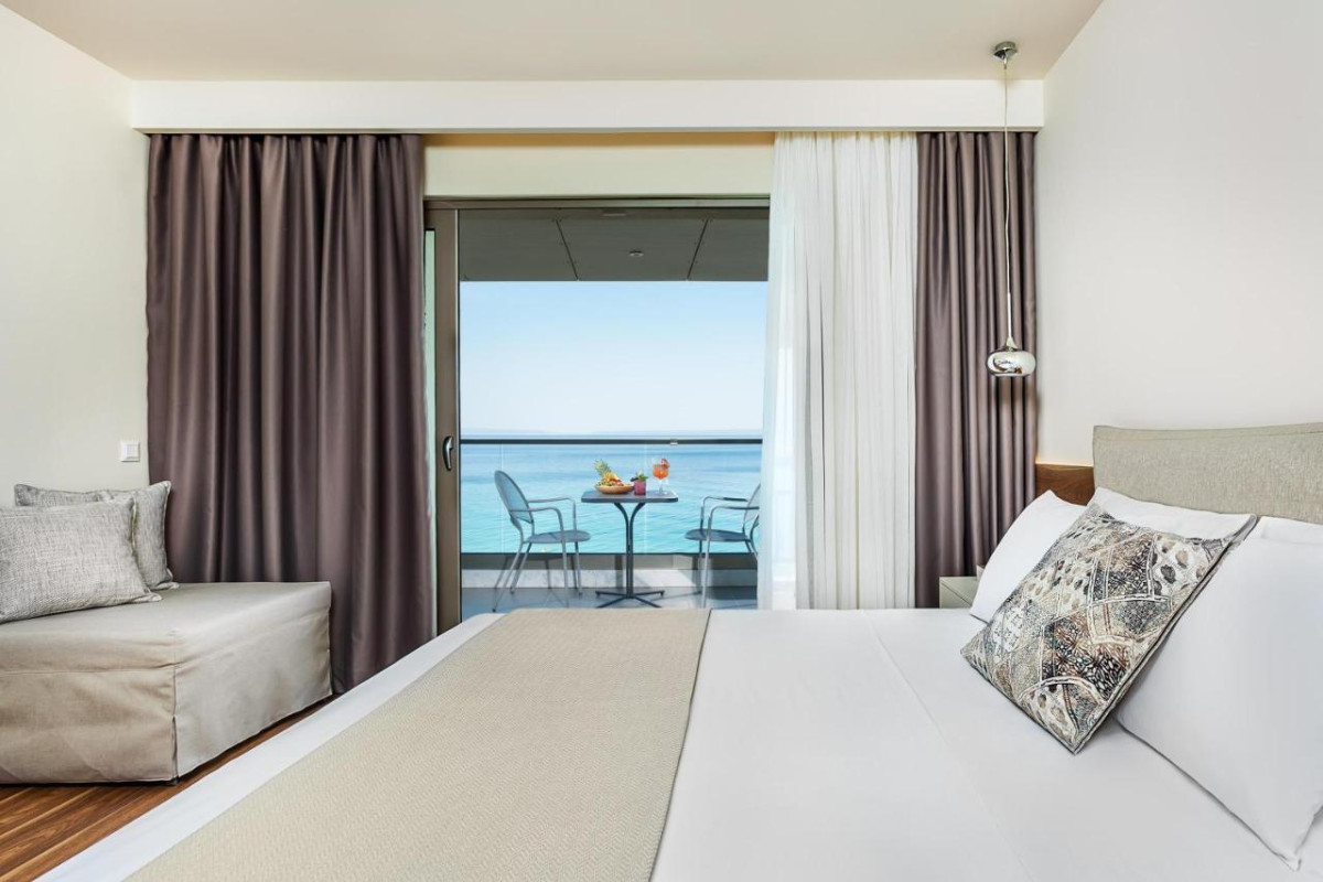 AMMON ZEUS LUXURY BEACH