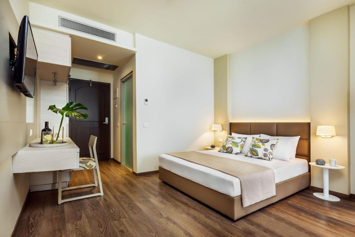 AMMON ZEUS LUXURY BEACH