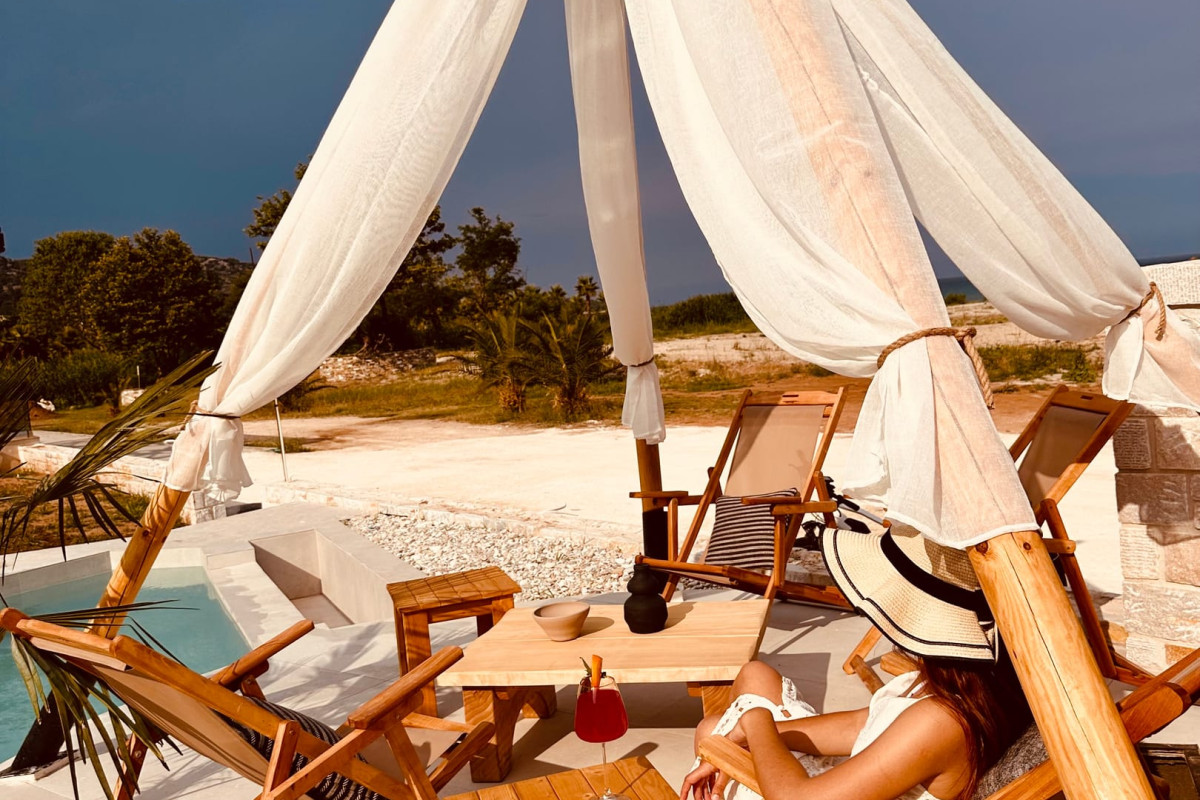 Amo Golden Suites