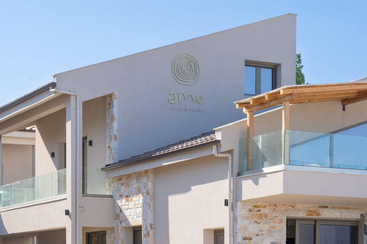 Amo Golden Suites