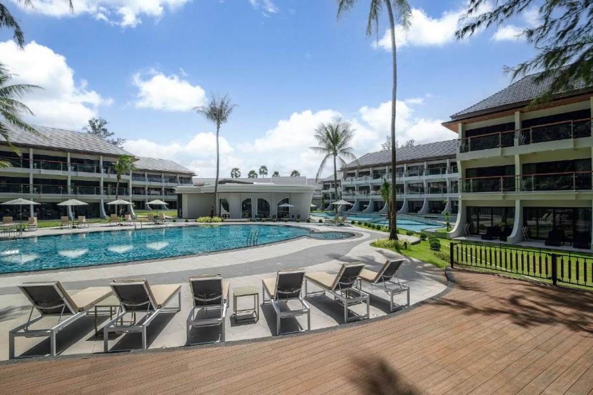 Amora Beach Resort Phuket