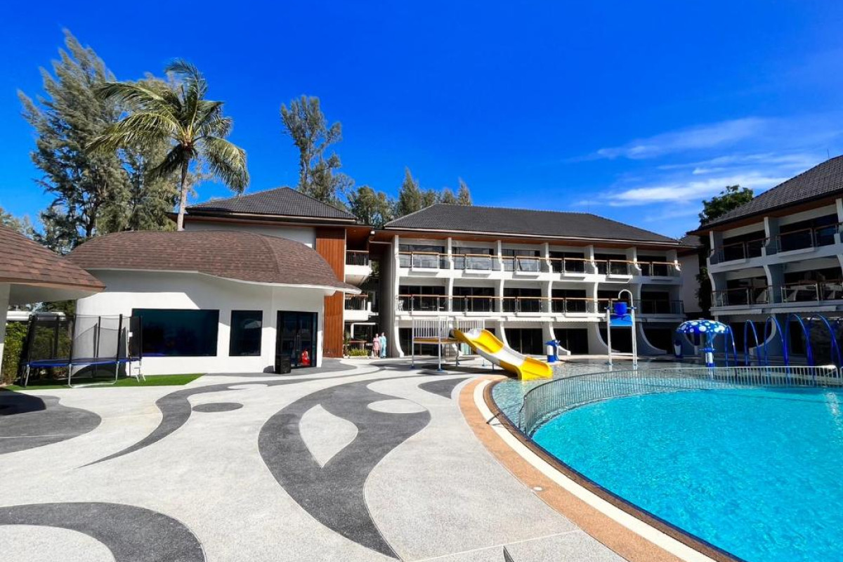 Amora Beach Resort Phuket