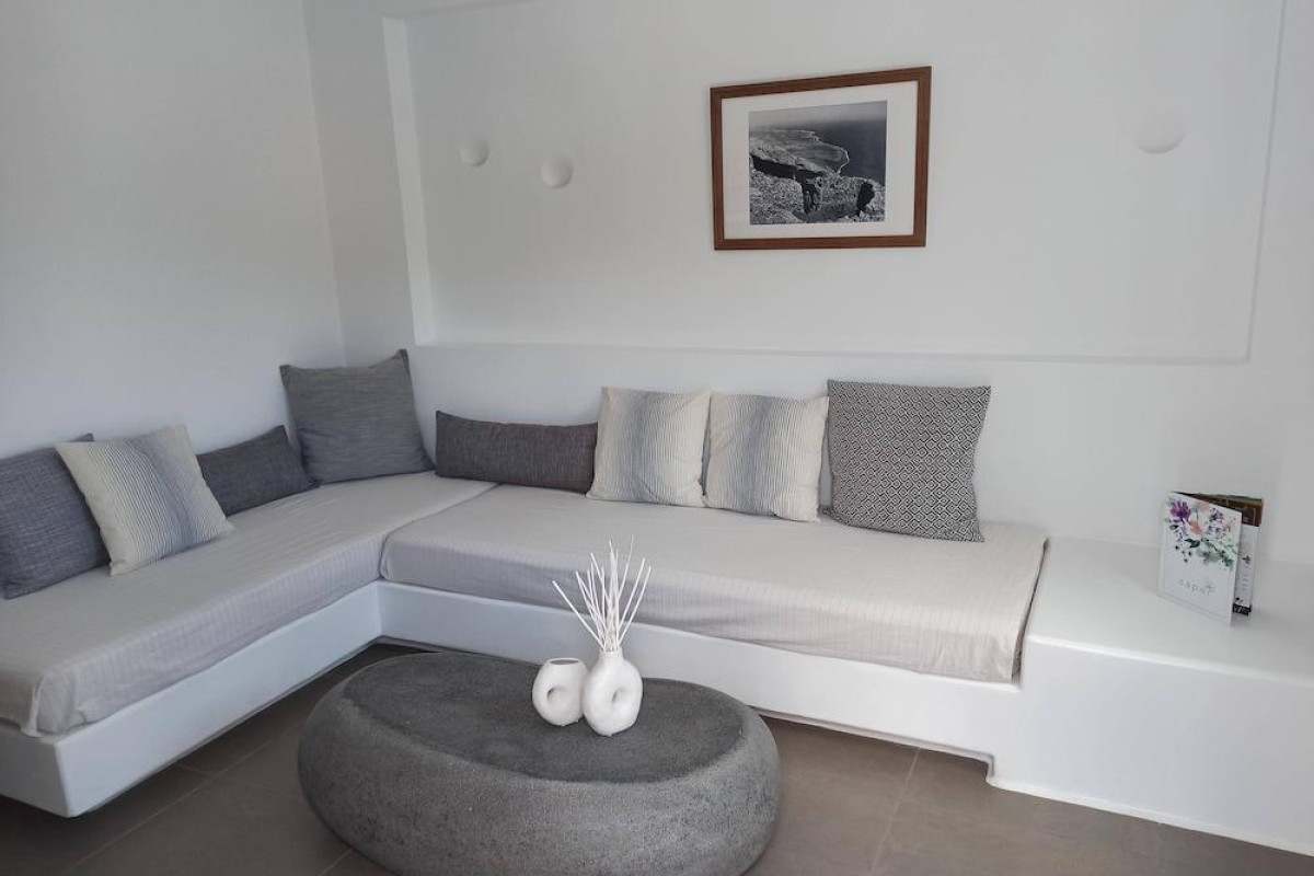 Amphitrite Suites Santorini