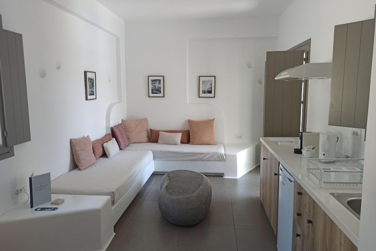 Amphitrite Suites Santorini