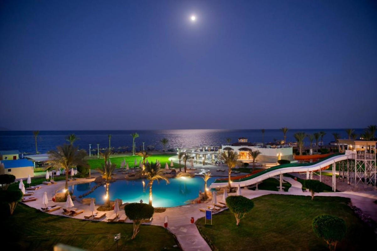 Amphoras Beach Resort