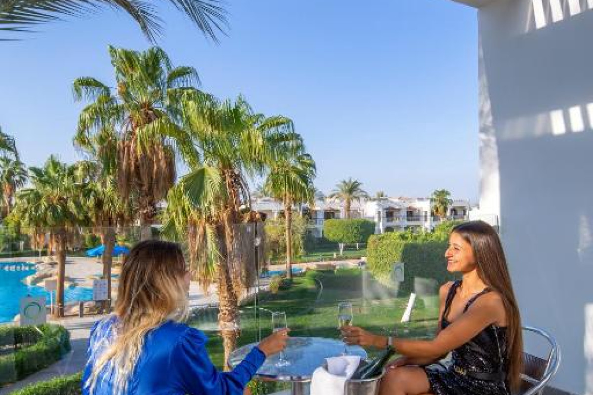 Amphoras Beach Resort