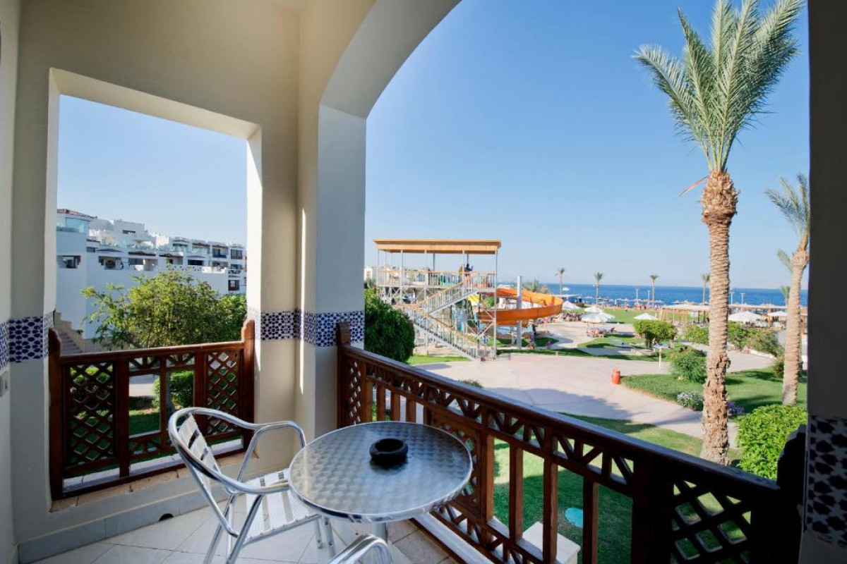 Amphoras Beach Resort