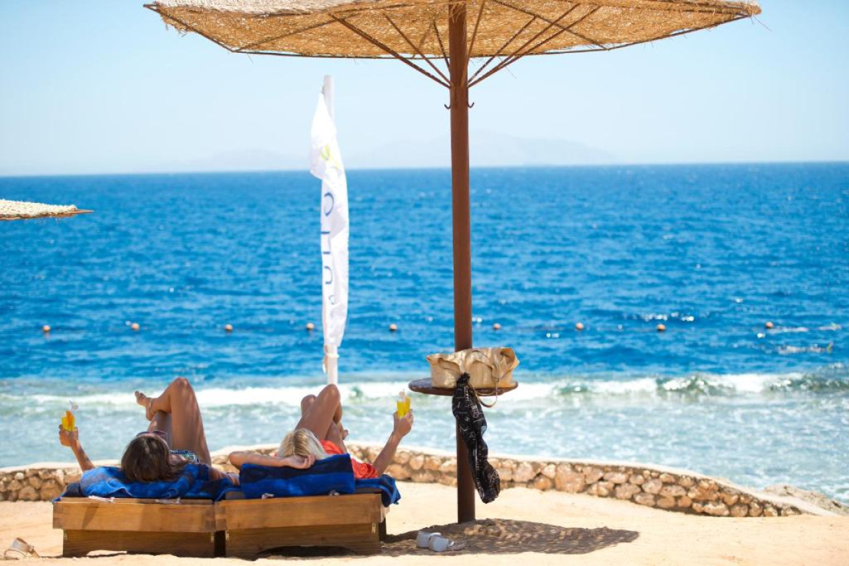 Amphoras Beach Resort