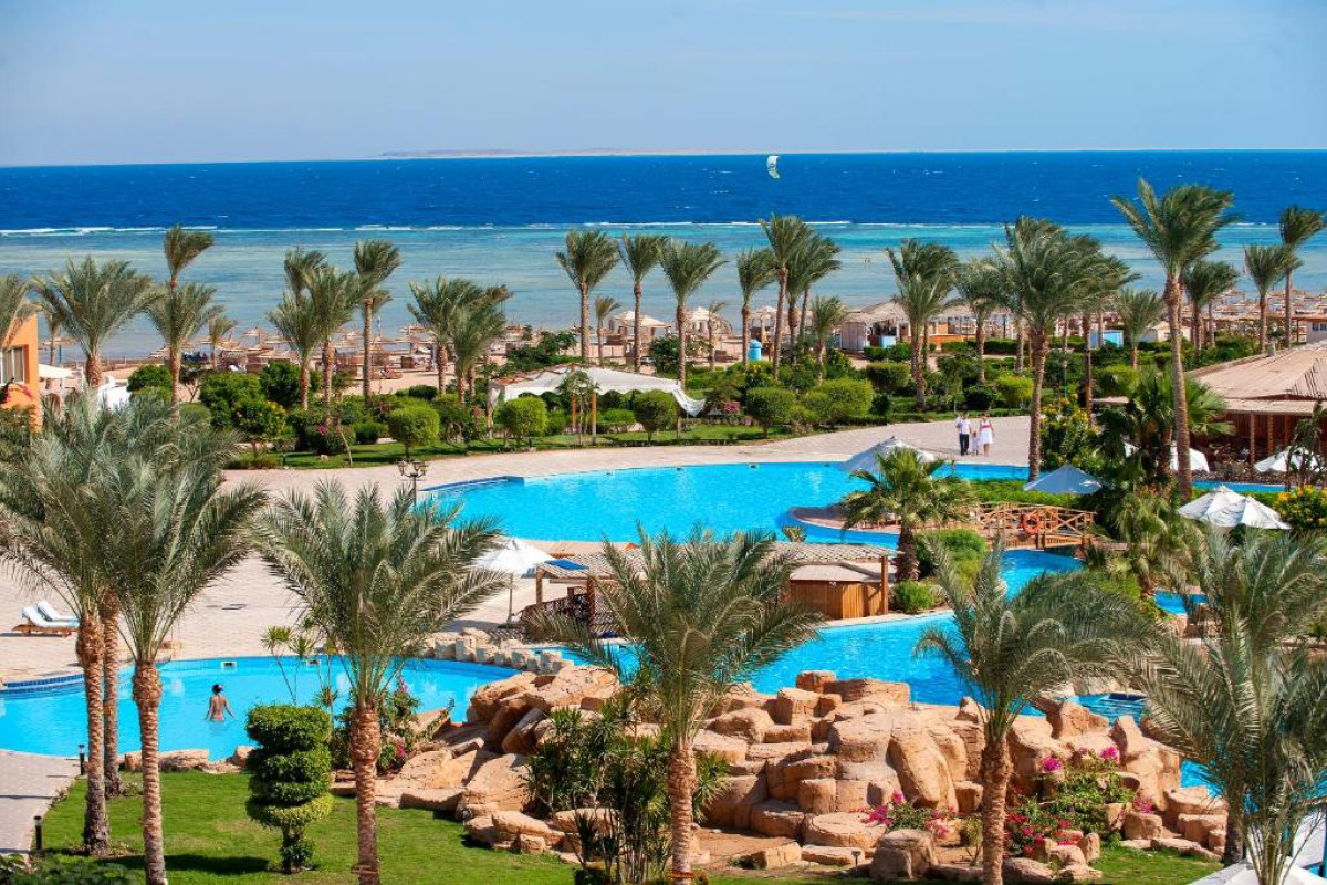 Amwaj Oyoun Resort